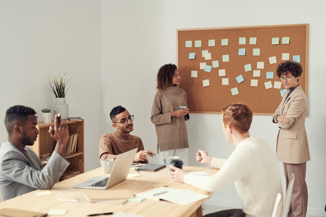 How to Overcome the gap in Oracle E-Business 12.1 Support